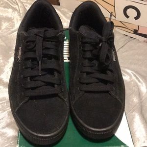 All black classic puma